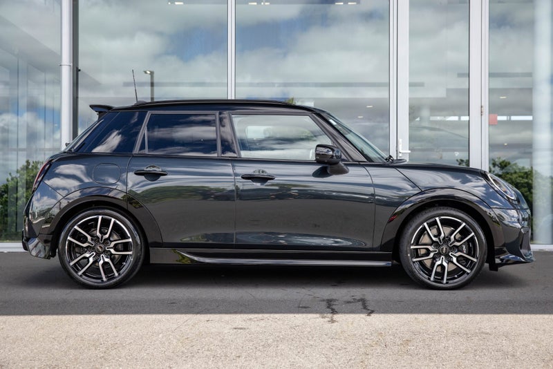 2026 MINI Cooper S 5 door JCW Sport image 3