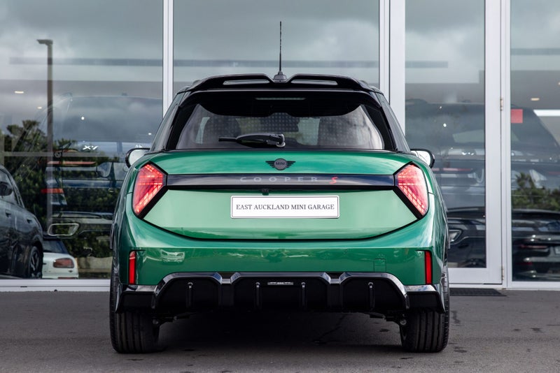 2026 MINI Cooper S 5 door JCW Sport image 4