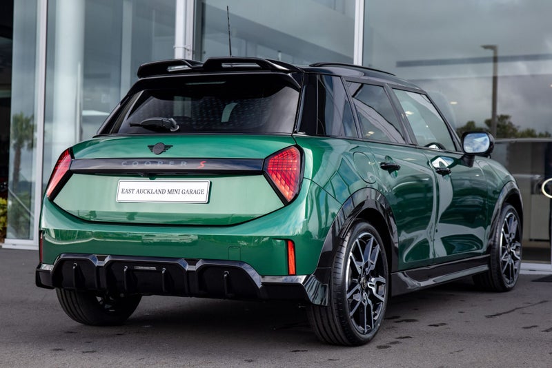 2026 MINI Cooper S 5 door JCW Sport image 5