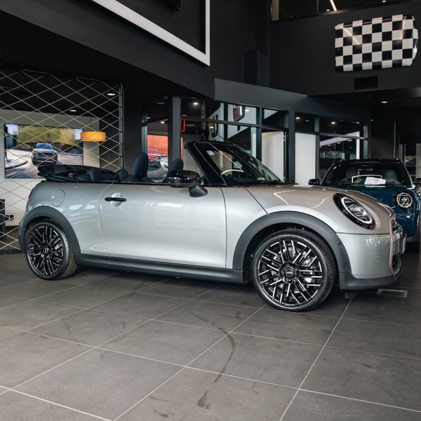 2026 MINI Cooper S Convertible Favoured image 2