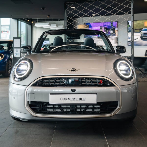 2026 MINI Cooper S Convertible Favoured image 5
