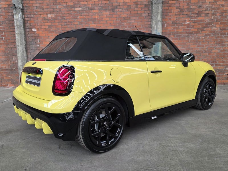2026 MINI Cooper S Convertible JCW Sport Spec image 4