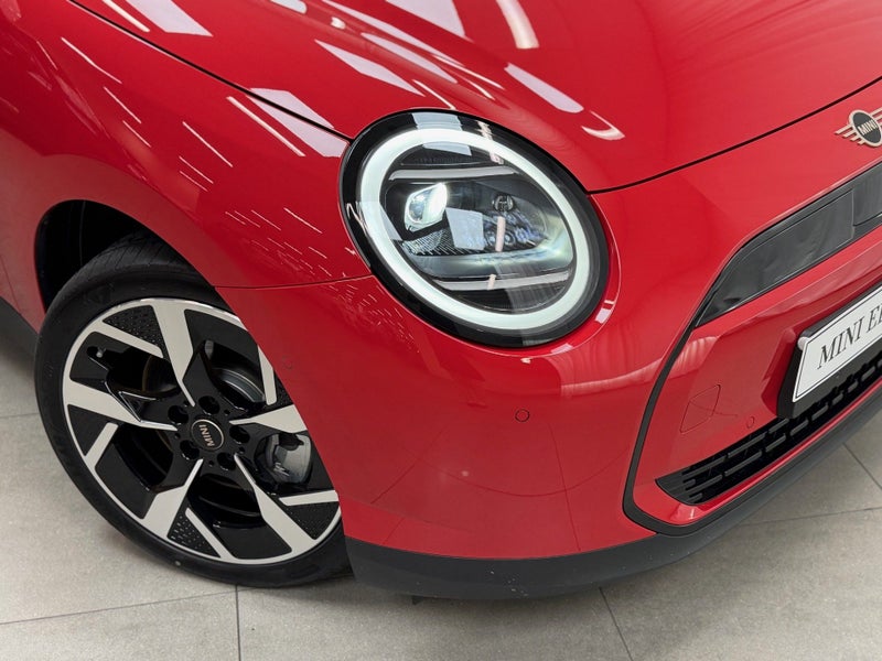 2026 MINI Cooper S Cooper E 3Door Classic image 2