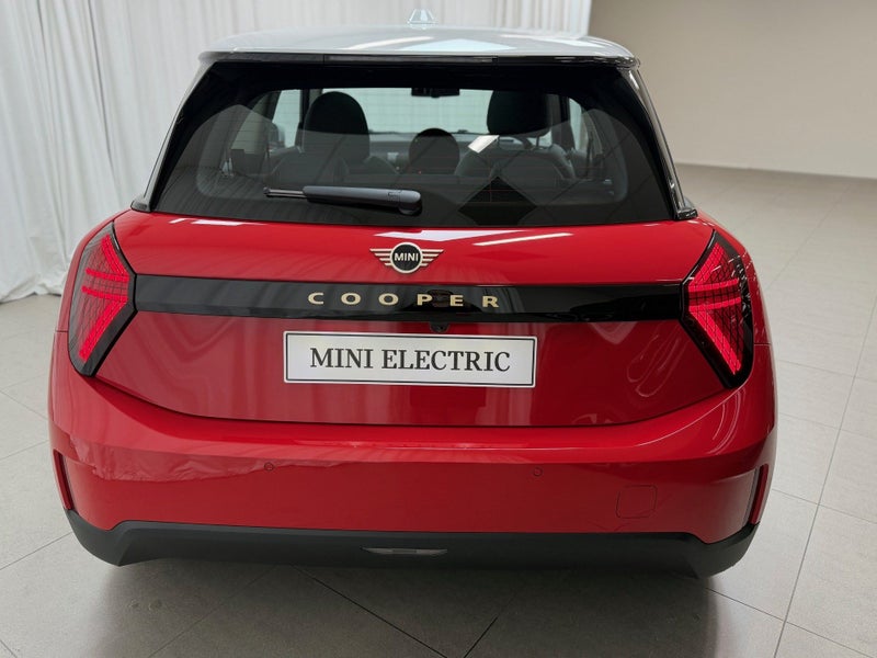 2026 MINI Cooper S Cooper E 3Door Classic image 4