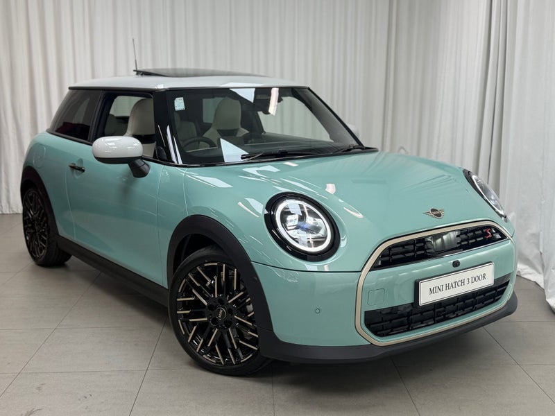 2026 MINI Cooper S Cooper S 3Door Favoured image 2