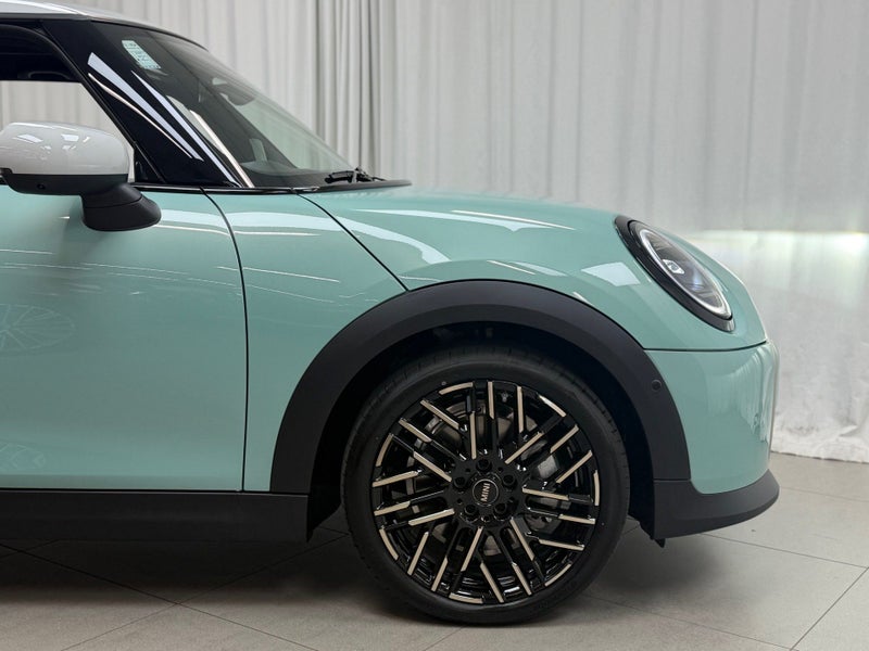 2026 MINI Cooper S Cooper S 3Door Favoured image 3