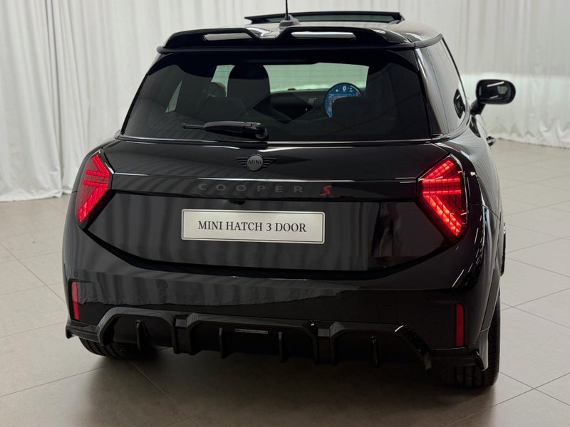 2026 MINI Cooper S Cooper S 3Door JCW Sport Spec image 4