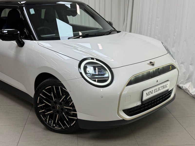 2026 MINI Cooper S Cooper SE Favoured image 3