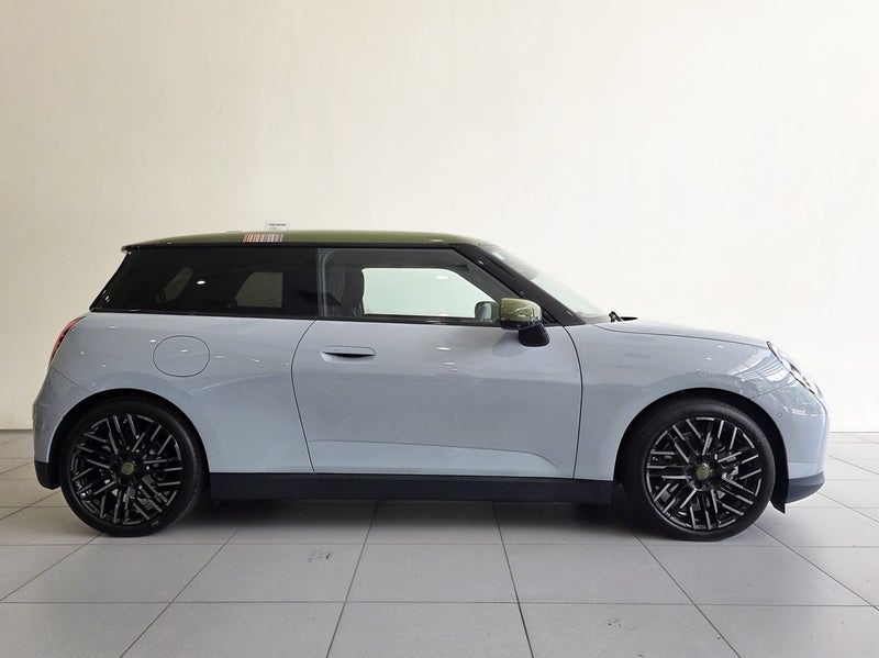2026 MINI Cooper SE Paul Smith Edition image 3