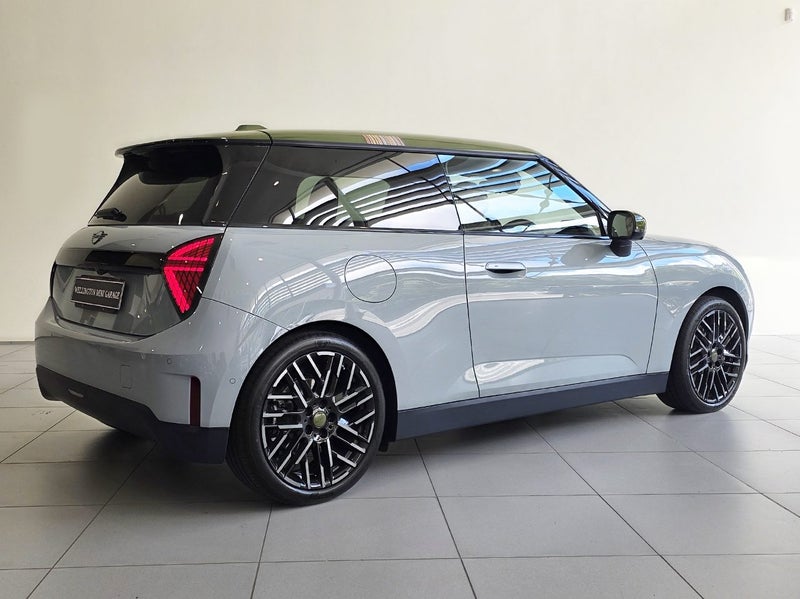 2026 MINI Cooper SE Paul Smith Edition image 4