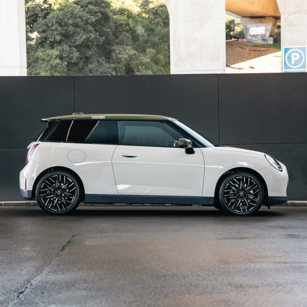 2026 MINI Cooper SE Paul Smith Edition image 4
