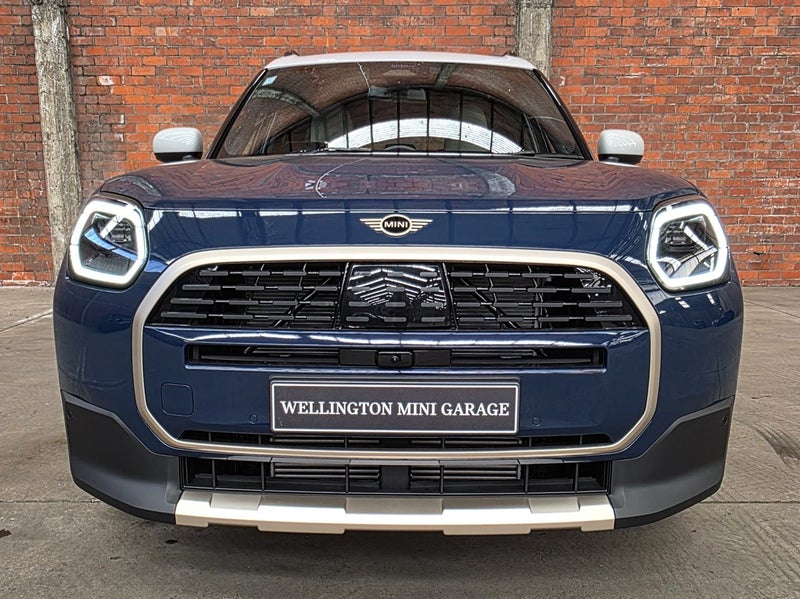 2026 MINI Countryman C Favoured image 2