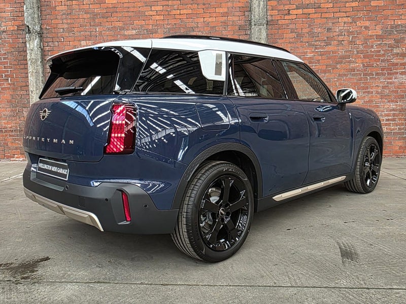 2026 MINI Countryman C Favoured image 4