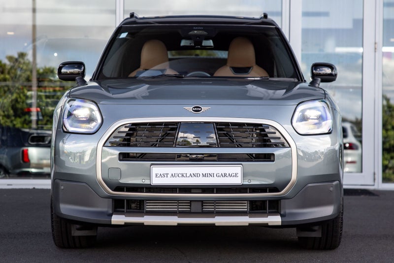 2026 MINI Countryman C Favoured image 2