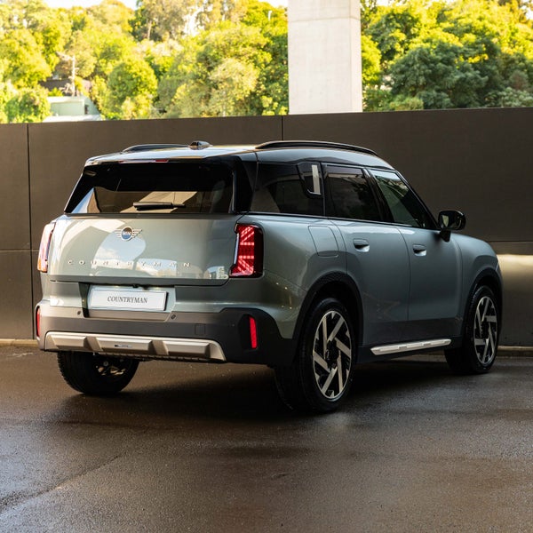2026 MINI Countryman Cooper Favoured image 2