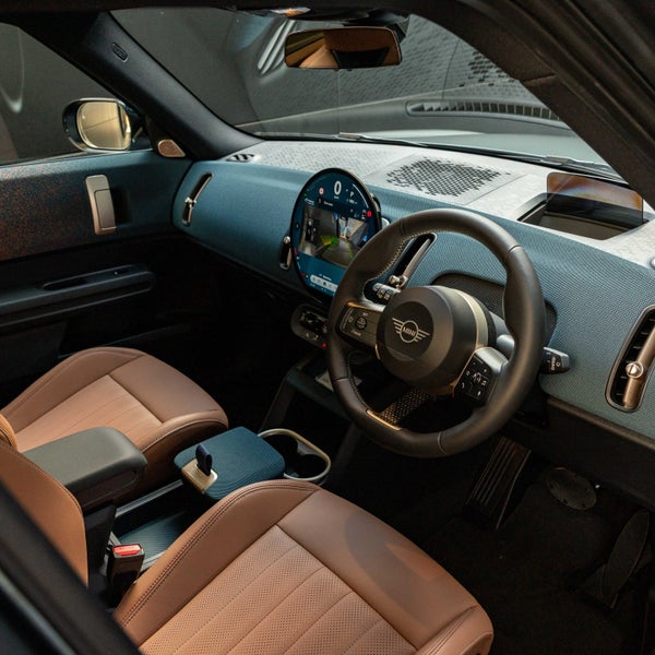 2026 MINI Countryman Cooper Favoured image 3