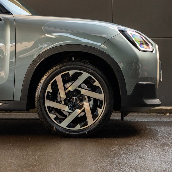 2026 MINI Countryman Cooper Favoured image 5