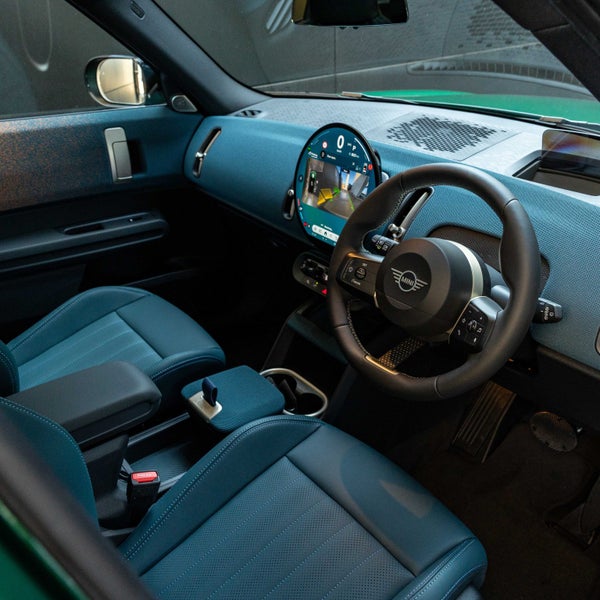 2026 MINI Countryman Cooper Favoured image 3