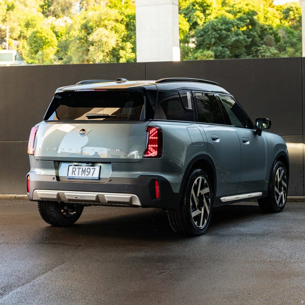 2026 MINI Countryman Cooper Favoured image 2