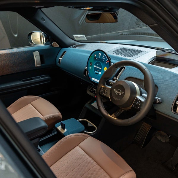 2026 MINI Countryman Cooper Favoured image 3