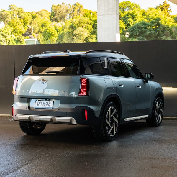 2026 MINI Countryman Cooper Favoured image 2