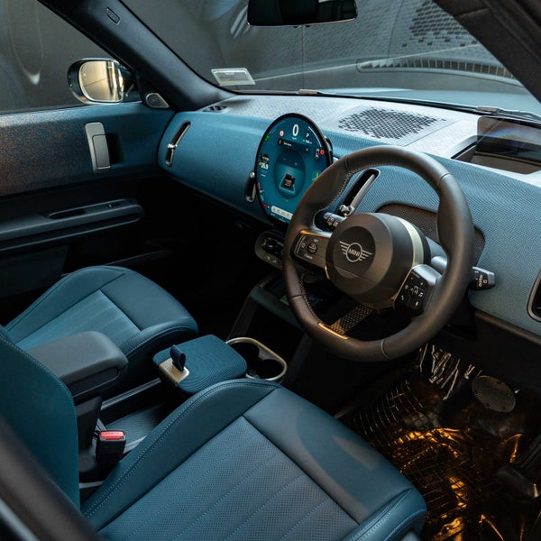 2026 MINI Countryman Cooper Favoured image 3