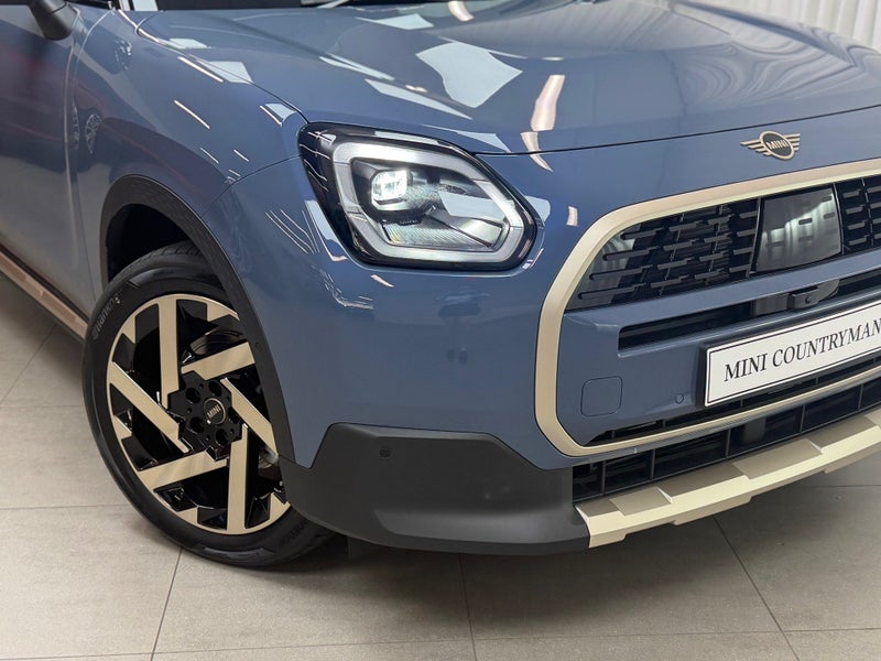 2026 MINI Countryman Countryman C Favoured image 3