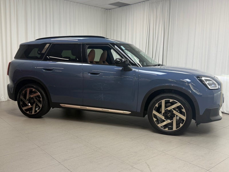 2026 MINI Countryman Countryman C Favoured image 4