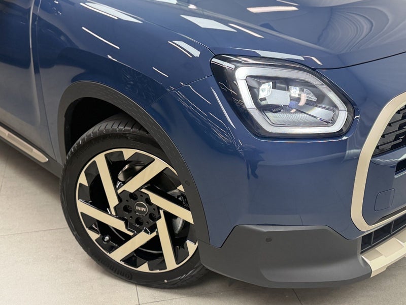2026 MINI Countryman Countryman C Favoured image 2