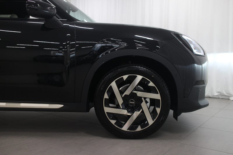 2026 MINI Countryman Countryman C Favoured image 2