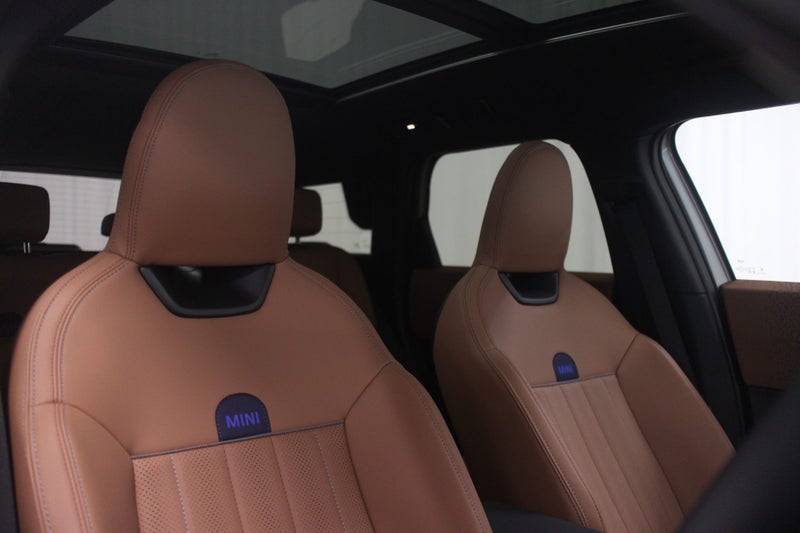 2026 MINI Countryman Countryman C Favoured image 4
