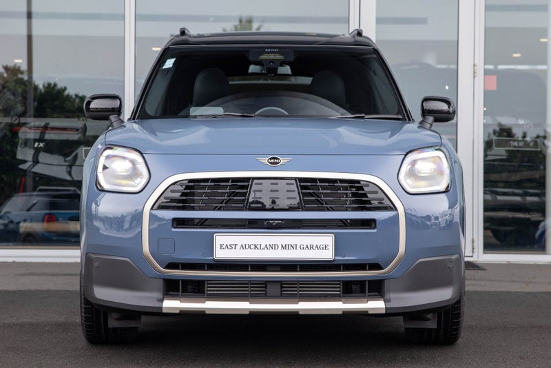 2026 MINI Countryman Countryman C Favoured image 2
