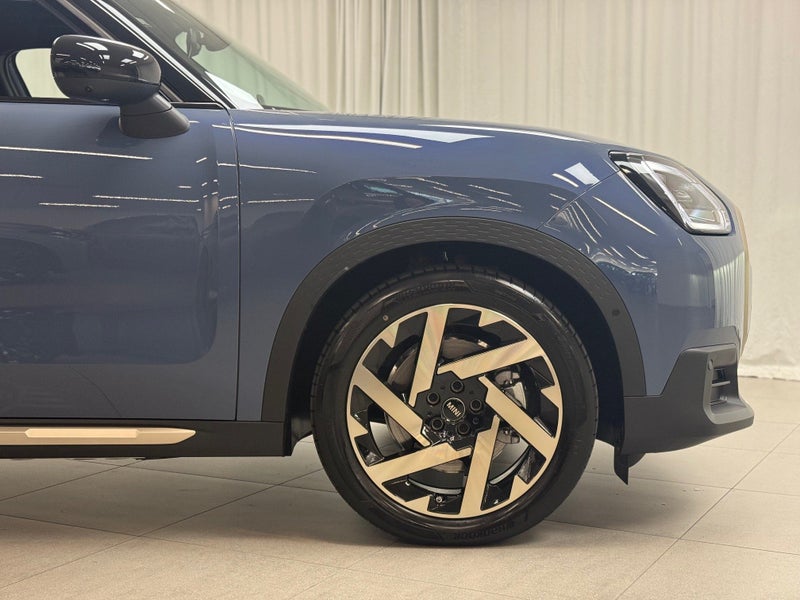 2026 MINI Countryman Countryman SE ALL4 Favoured image 3