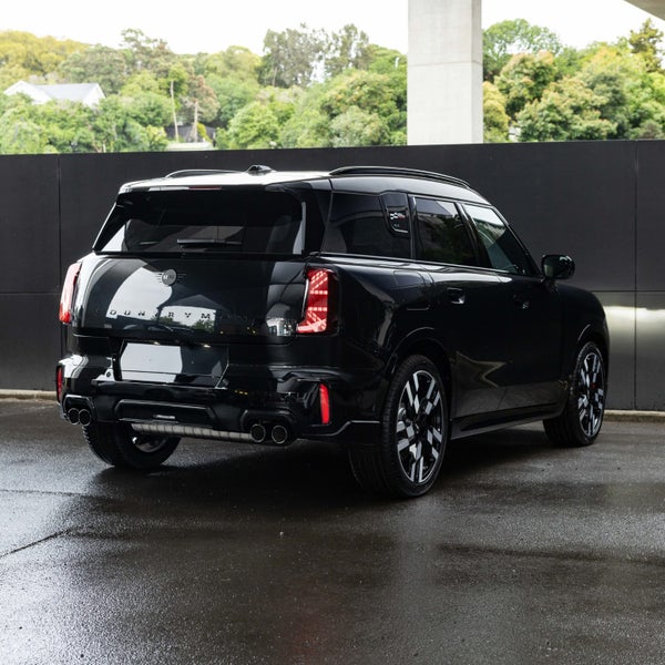 2026 MINI Countryman JCW ALL4 Favoured image 2