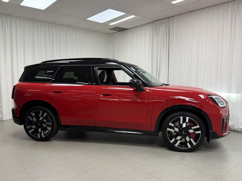 2026 MINI Countryman JCW Countryman ALL4 Favoured image 3