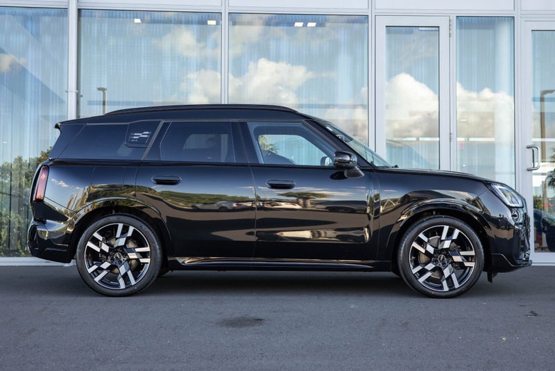 2026 MINI Countryman S ALL4 JCW Sports image 3