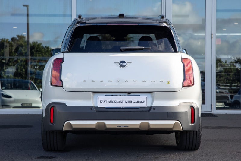 2026 MINI Countryman SE ALL4 Full electric Favo... image 4