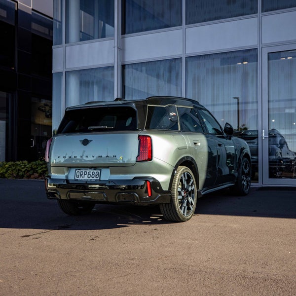 2026 MINI Countryman SE ALL4 Full electric JCW... image 5