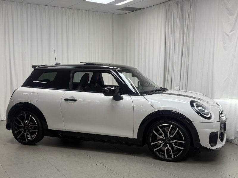 2026 MINI Hatch Cooper S 3 Door JCW Style image 4