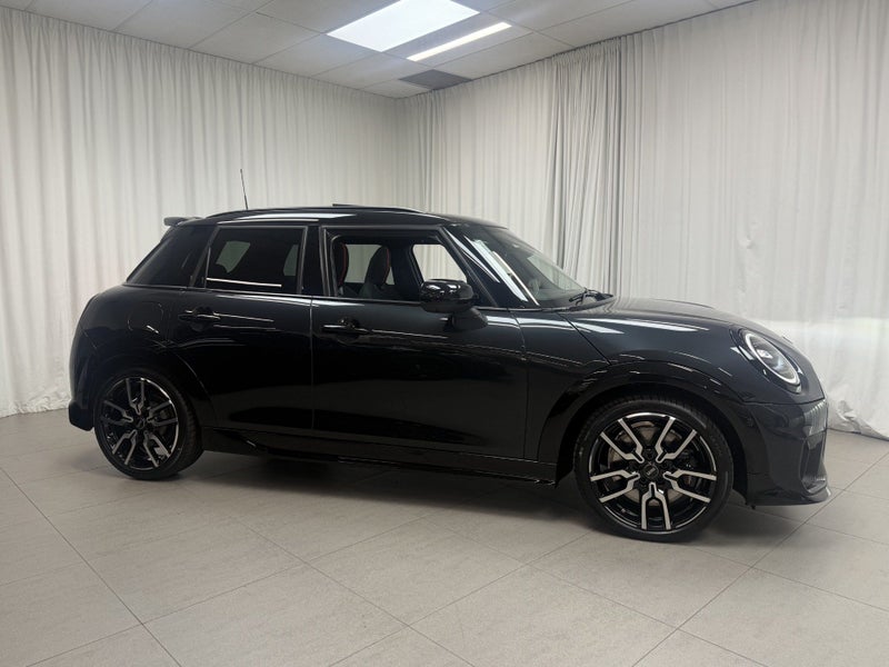 2026 MINI Hatch Cooper S 5 Door JCW Style Pack image 4