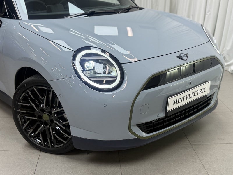 2026 MINI Hatch Cooper SE Paul Smith image 2