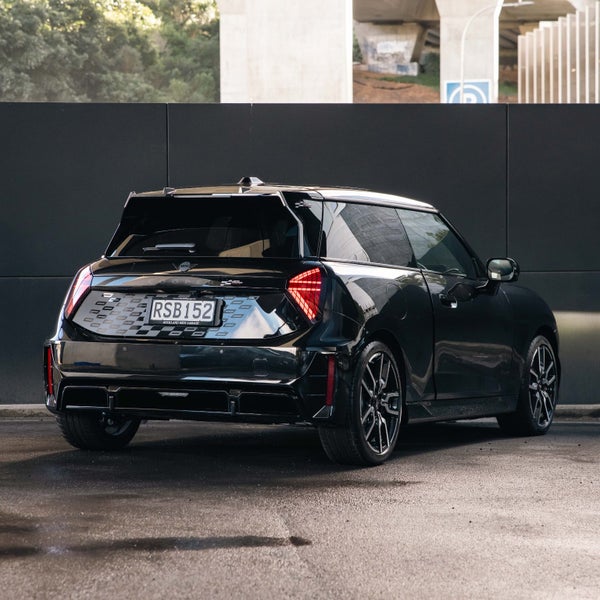 2026 MINI Hatch E JCW Favoured image 2