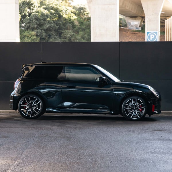 2026 MINI Hatch E JCW Favoured image 4
