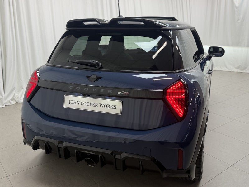 2026 MINI JCW JCW Cooper 3Door Favoured image 4
