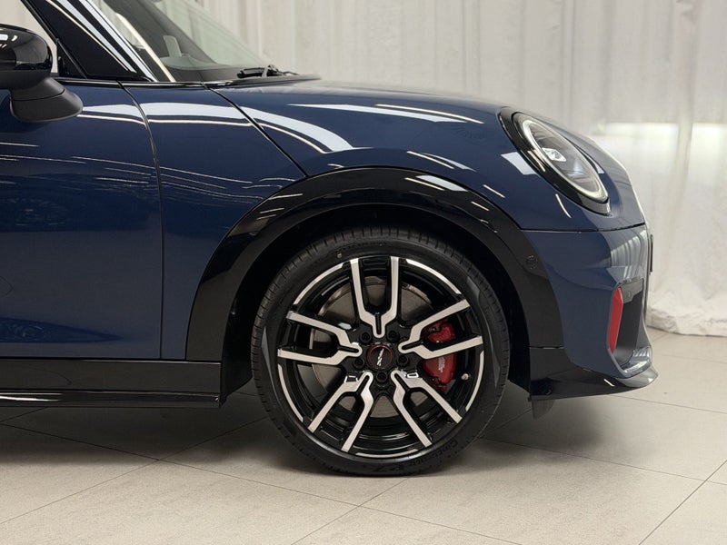 2026 MINI JCW JCW Cooper 3Door Favoured image 5