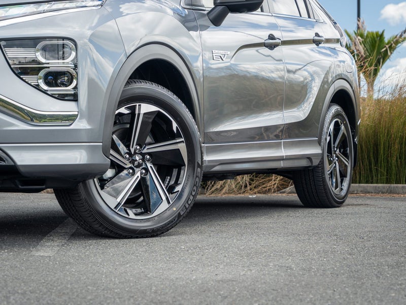 2026 Mitsubishi Eclipse Cross PHEV VRX 2.4 4WD... image 5