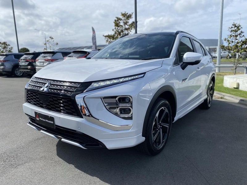 2026 Mitsubishi Eclipse Cross PHEV VRX 4WD image 3