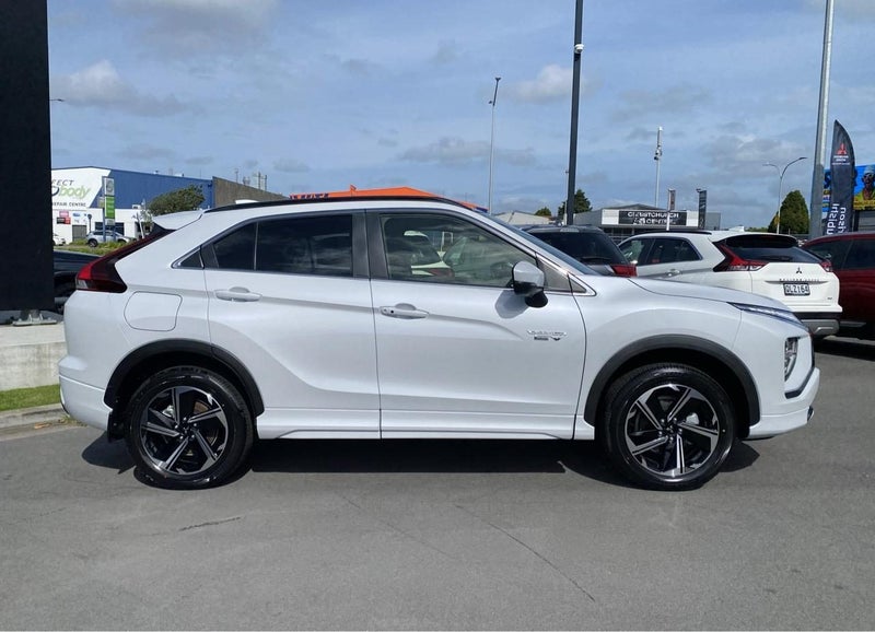 2026 Mitsubishi Eclipse Cross PHEV VRX 4WD image 4