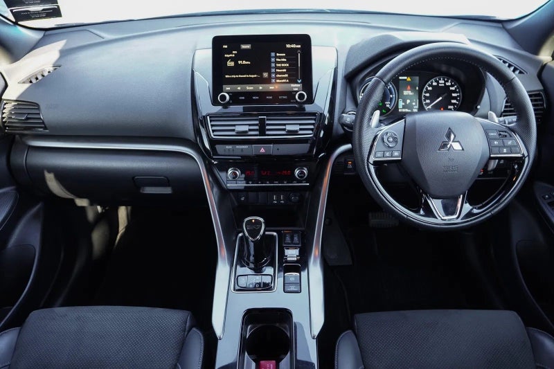 2026 Mitsubishi Eclipse Cross PHEV VRX 4WD image 3