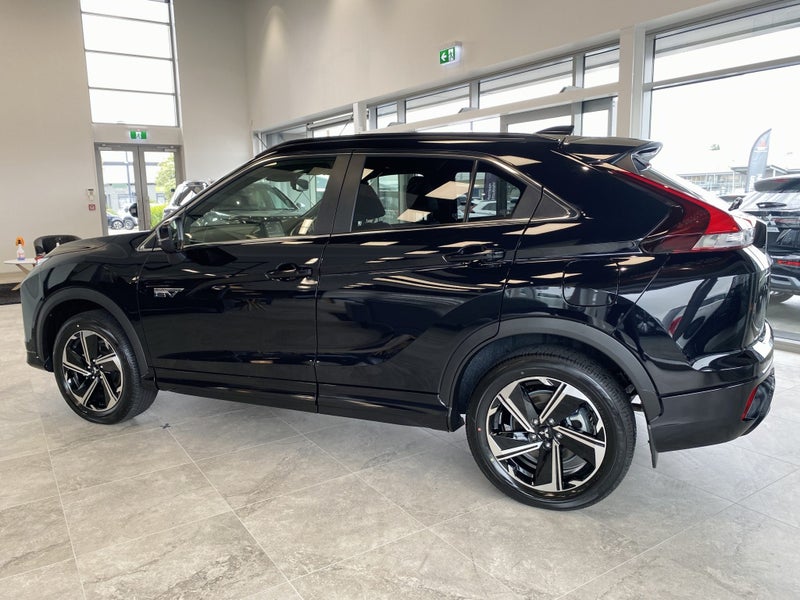 2026 Mitsubishi Eclipse Cross PHEV VRX 4WD image 4